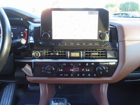 Used 2022 Nissan Pathfinder Platinum w/ Cargo Package image 26