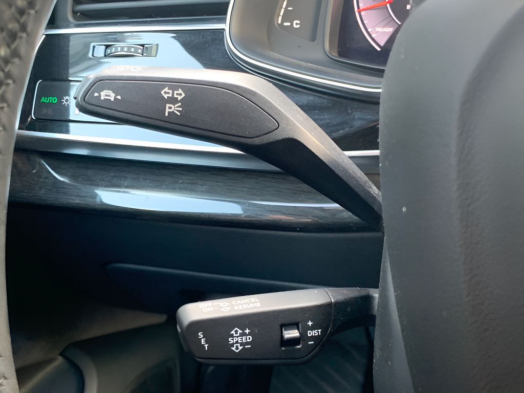 Used 2019 Audi Q8 Prestige w/ Luxury Package AWD/4WD image 21