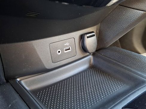 Used 2020 Nissan Rogue SV image 25