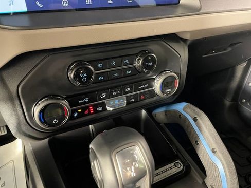 Used 2024 Ford Bronco Wildtrak AWD/4WD image 9