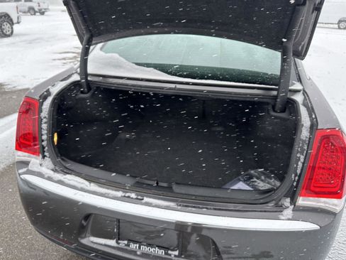 Used 2022 Chrysler 300 Touring image 7