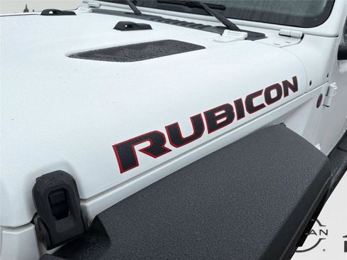 Used 2022 Jeep Wrangler Unlimited Rubicon w/ Cold Weather Group image 9