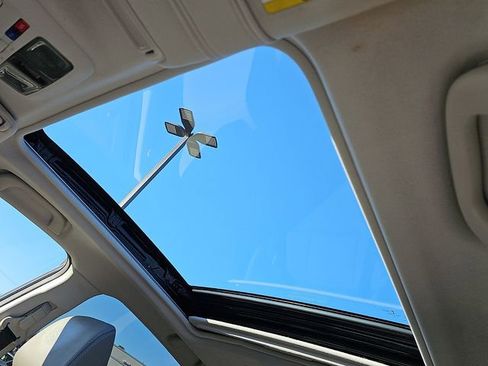 Used 2017 Subaru Forester 2.5i Limited image 14