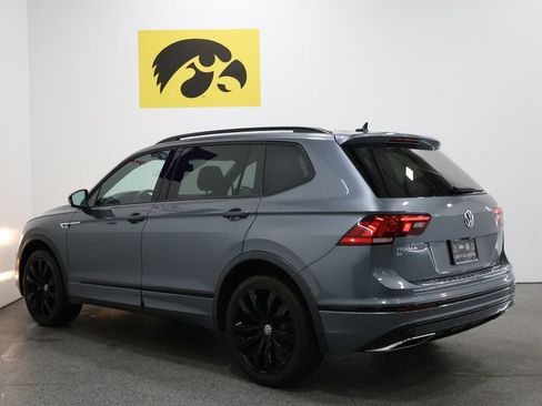 Used 2021 Volkswagen Tiguan SE R-Line FWD image 9