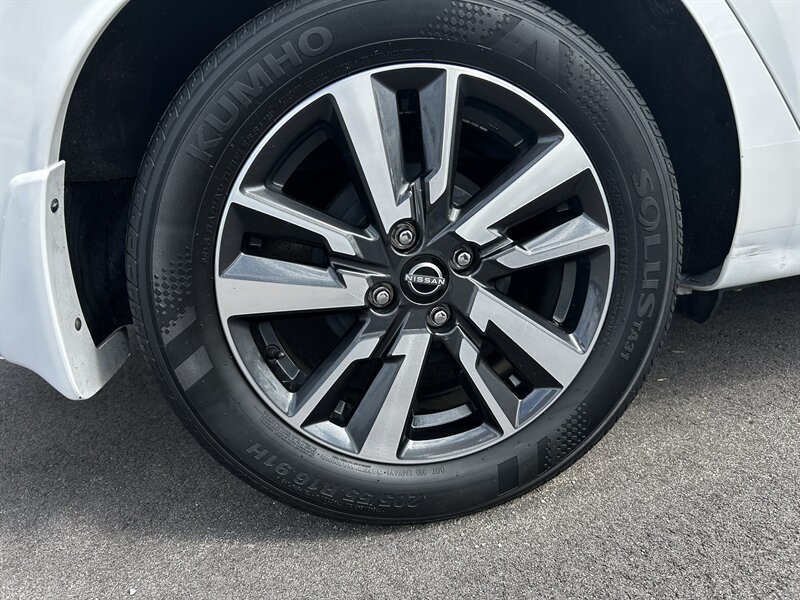 Used 2024 Nissan Versa S w/ S Plus Package FWD image 22