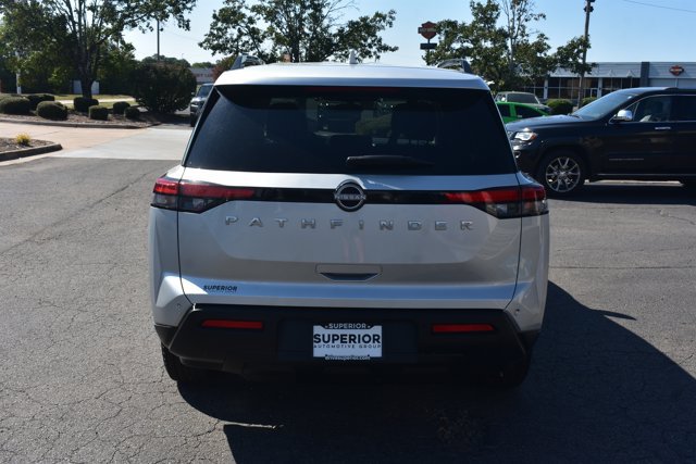 Used 2025 Nissan Pathfinder SV FWD image 6