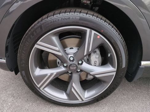 Certified 2025 Genesis GV80 3.5T Prestige AWD/4WD image 11
