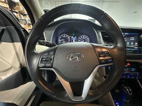 Used 2016 Hyundai Tucson Limited FWD image 15