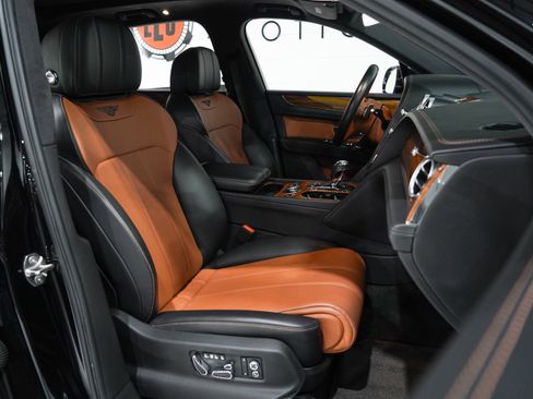 Used 2018 Bentley Bentayga Activity AWD/4WD image 16