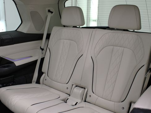 Used 2019 BMW X7 xDrive40i w/ Premium Package image 41