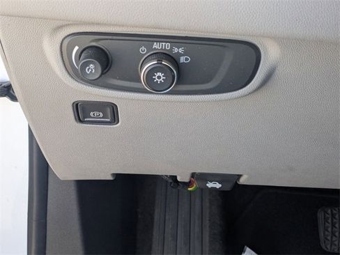 Used 2020 GMC Terrain SLE w/ Driver Convenience Package image 16