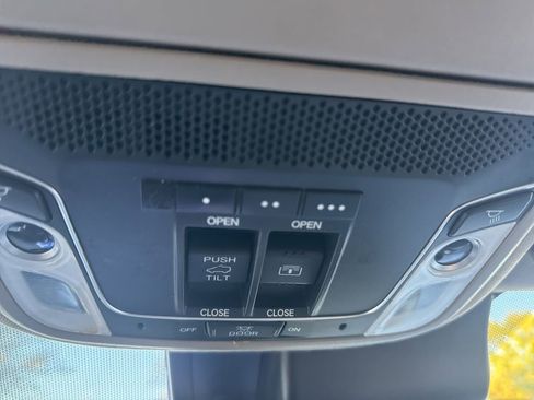 Used 2016 Honda Pilot Elite image 23