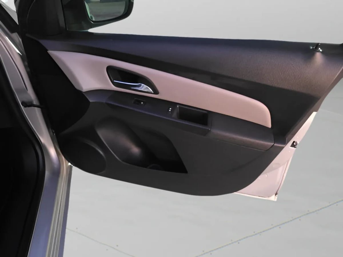 Used 2015 Chevrolet Cruze LT FWD image 35
