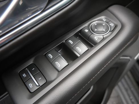 Used 2023 Chevrolet Tahoe High Country AWD/4WD image 16