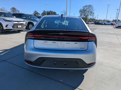 New 2026 Toyota Prius LE image 6