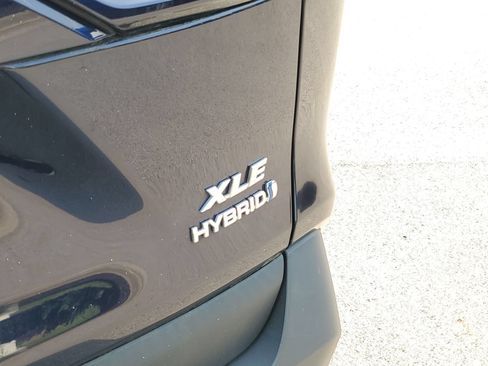 Certified 2024 Toyota RAV4 XLE AWD/4WD image 8