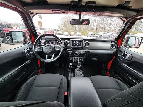 Used 2018 Jeep Wrangler Unlimited Sahara image 29