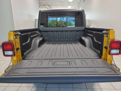 New 2026 Jeep Gladiator Sport AWD/4WD image 8