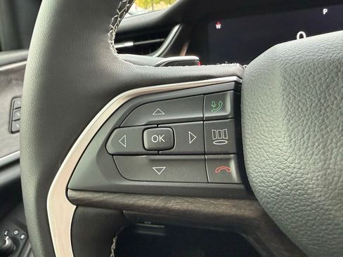 New 2025 Jeep Grand Cherokee Limited w/ Black Appearance Package image 16