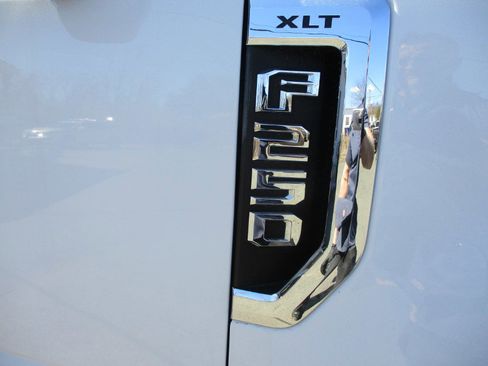 Used 2017 Ford F250 XLT w/ XLT Value Package image 25
