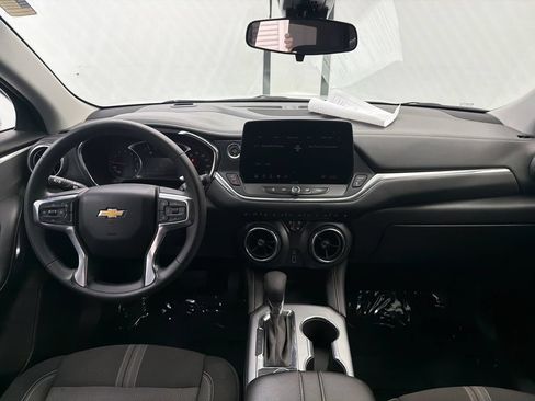 Used 2025 Chevrolet Blazer LT FWD image 22