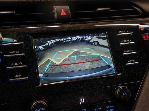 Used 2019 Toyota Camry SE w/ Carpet Mat Package FWD image 25
