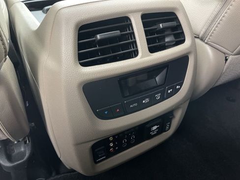 Used 2018 Honda Pilot Touring image 21