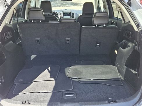 Used 2024 Ford Edge SEL image 8