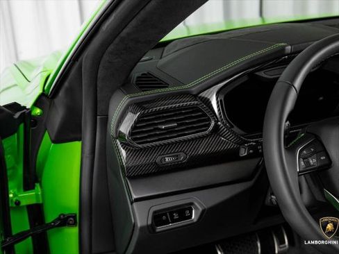 Used 2022 Lamborghini Urus AWD/4WD image 34