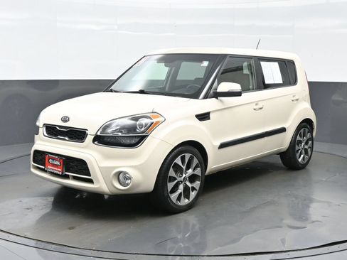 Used 2012 Kia Soul ! FWD image 2