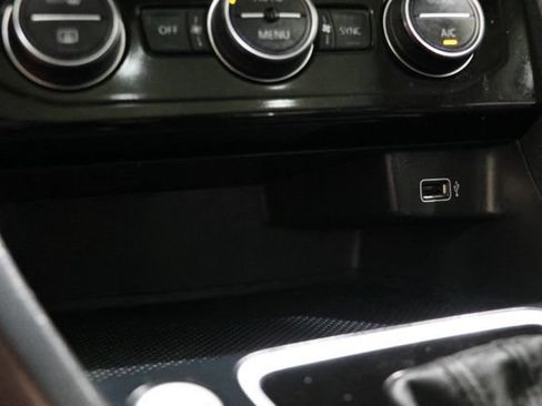 Used 2019 Volkswagen Jetta SE FWD image 27