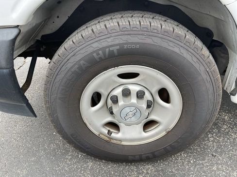 Used 2018 Chevrolet Express 3500 Work Van image 2