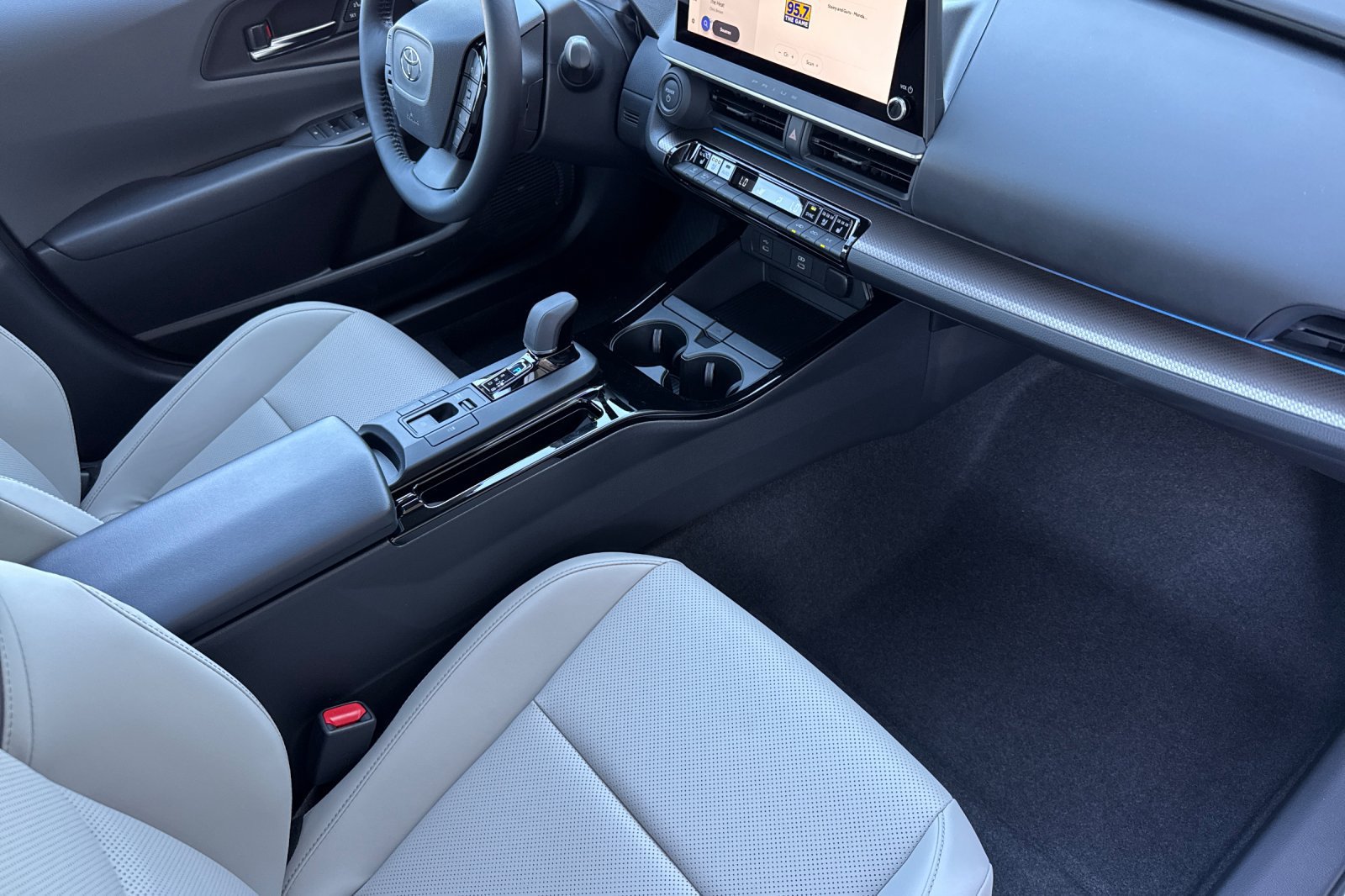 New 2027 Toyota Prius Limited AWD/4WD image 18