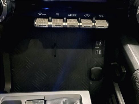 Used 2025 Toyota Tacoma TRD Off-Road image 25