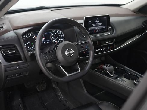 Used 2023 Nissan Rogue SL image 25