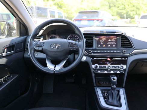Used 2020 Hyundai Elantra Value Edition w/ Cargo Package (C1) FWD image 12