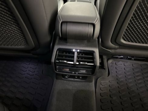 Used 2025 Audi Q3 2.0T Premium w/ Convenience Package image 14