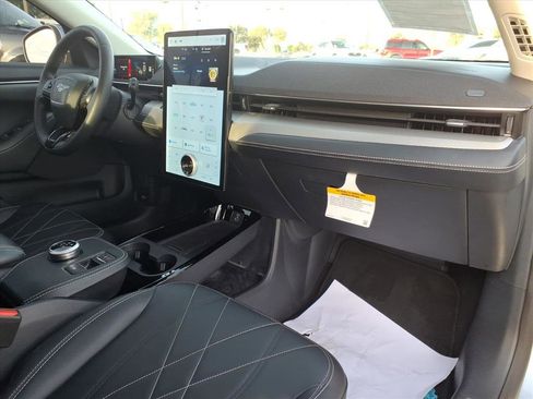 Certified 2022 Ford Mustang Mach-E Select image 10