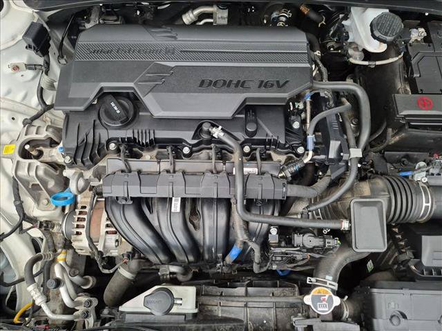 Used 2025 Hyundai Elantra Limited FWD image 23