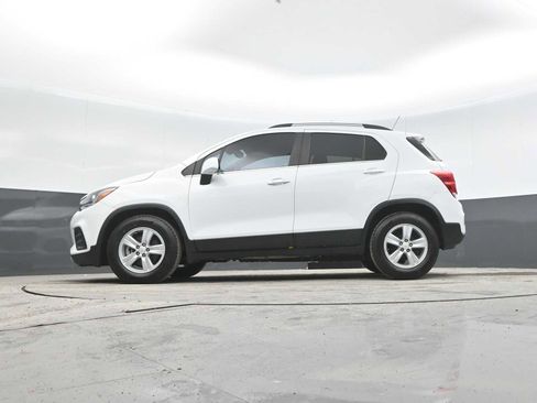 Used 2019 Chevrolet Trax LT w/ LT Convenience Package FWD image 41
