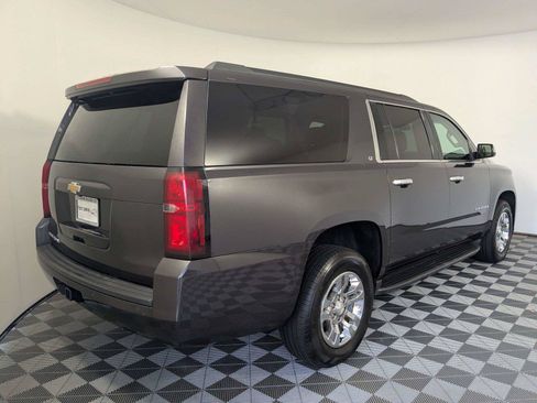 Used 2017 Chevrolet Suburban LT RWD image 5