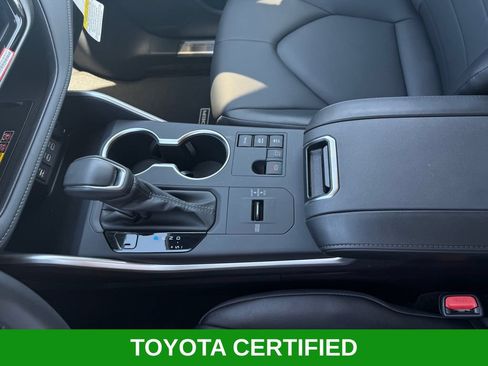Used 2026 Toyota Highlander XLE AWD/4WD image 18