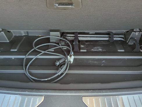 Used 2024 Chevrolet Tahoe High Country AWD/4WD image 50