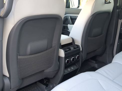New 2026 Land Rover Defender 110 X-Dynamic SE image 19