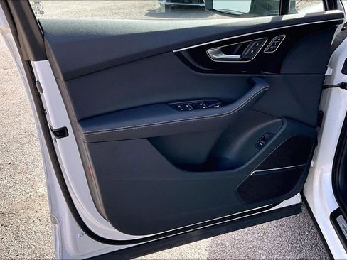 Used 2025 Audi Q7 3.0T Premium Plus image 24