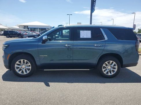 Used 2025 Chevrolet Tahoe Premier RWD image 2