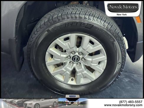 Used 2023 Nissan Frontier SV w/ SV Premium Package AWD/4WD image 5