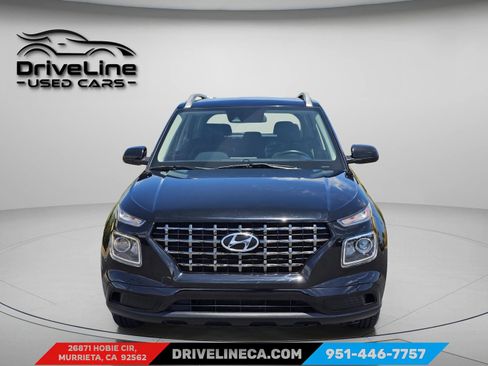 Used 2020 Hyundai Venue SEL w/ Convenience Package FWD image 2