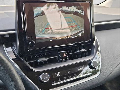Used 2025 Toyota Corolla LE FWD image 12