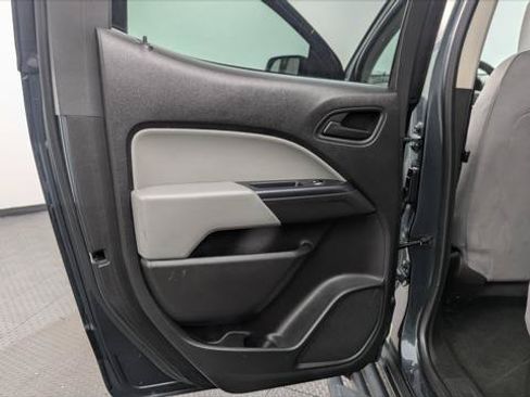 Used 2017 GMC Canyon 2WD Crew Cab w/ Convenience Package image 16